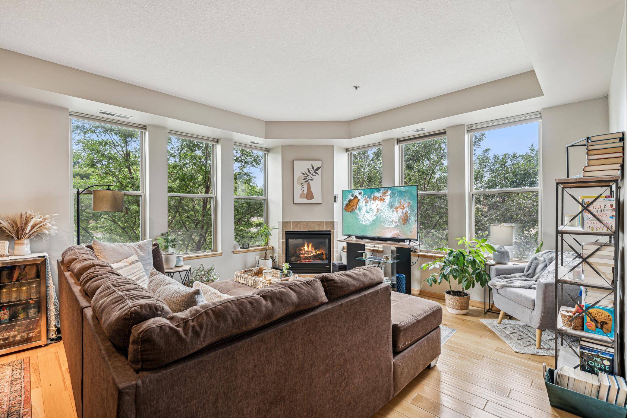 Burnsville, MN 55337,150 E Burnsville Pkwy #301