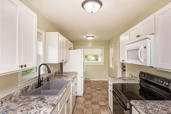 Moorhead, MN 56560,1321 14th ST S