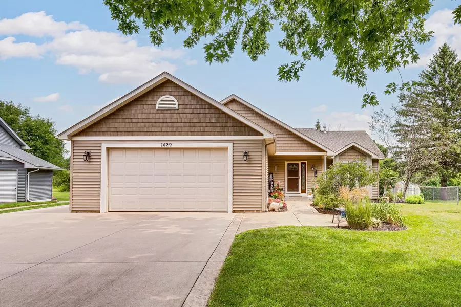 1429 Whisperwood TRL, White Bear Twp, MN 55110