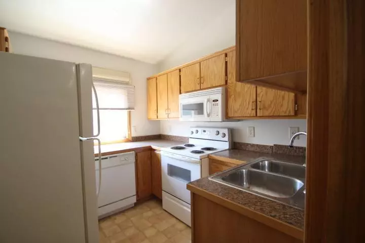 Anoka, MN 55303,401 W Main ST #201