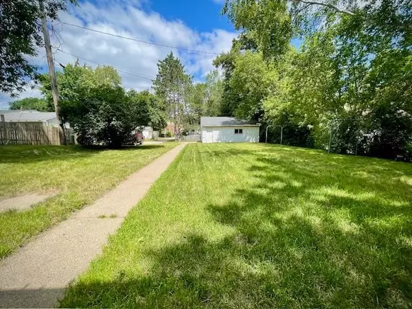 Brainerd, MN 56401,813 Quince ST