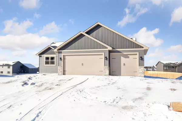 533 Gopher CT, New Richmond, WI 54017