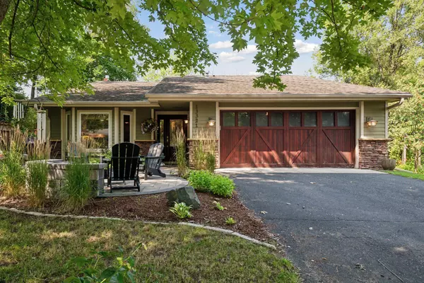 Minnetonka, MN 55305,13321 Pepperwood LN