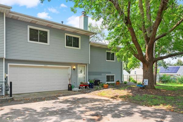 15560 Cornell TRL,  Rosemount,  MN 55068