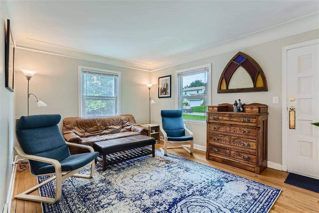 Hopkins, MN 55343,133 Ridgewood DR