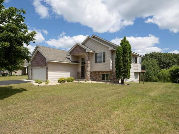 22503 Zion Pkwy NW, Oak Grove, MN 55005