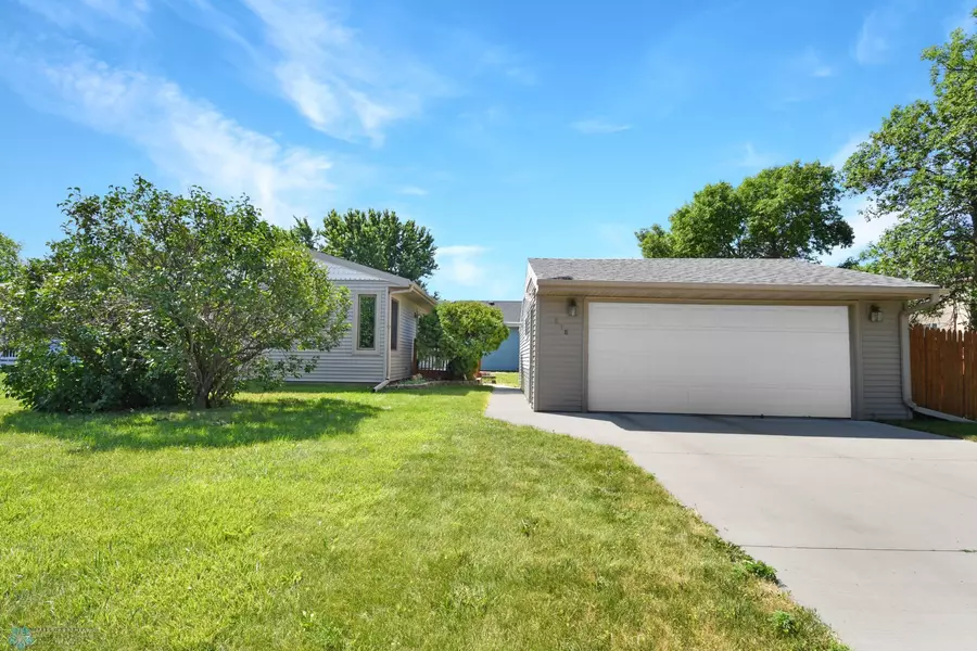 518 Garden AVE NW, West Fargo, ND 58078