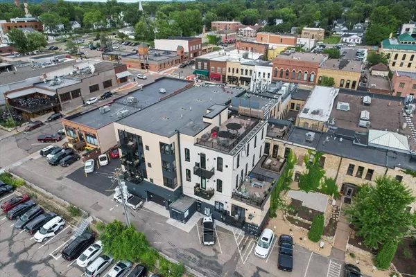 Hudson, WI 54016,517 2nd ST #101