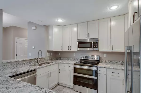 Mahtomedi, MN 55115,1347 Echo Lake CT