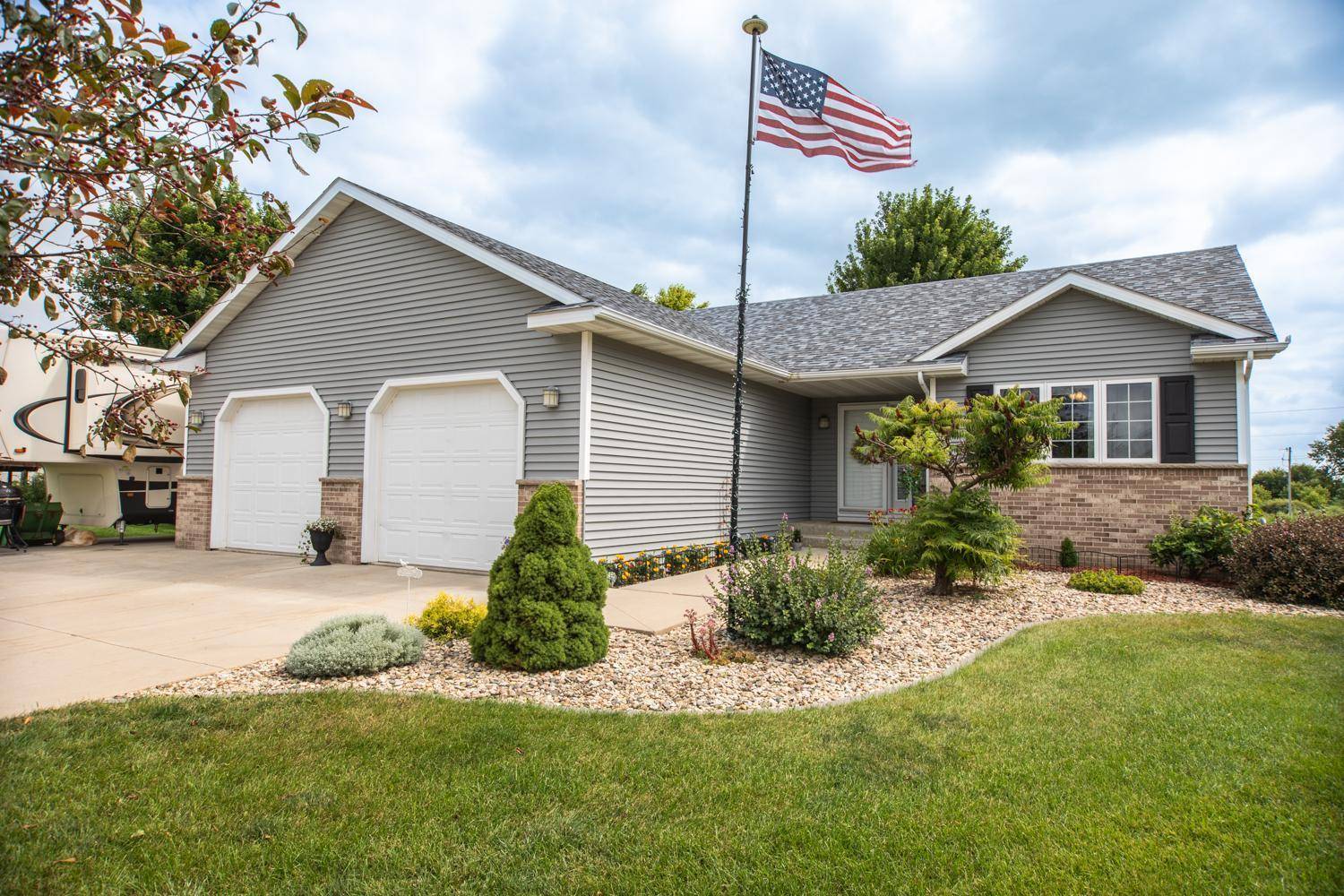 1005 3rd ST NW,  Dodge Center,  MN 55927