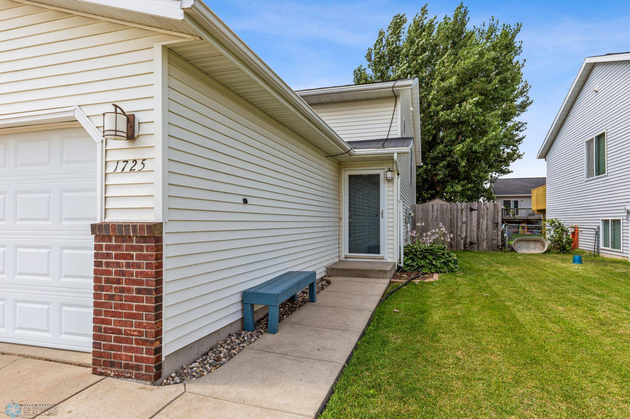 Fargo, ND 58103,1725 50th ST S