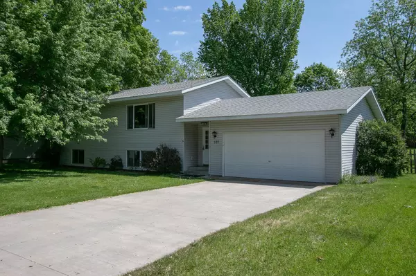 107 Douglas AVE N, Braham, MN 55006