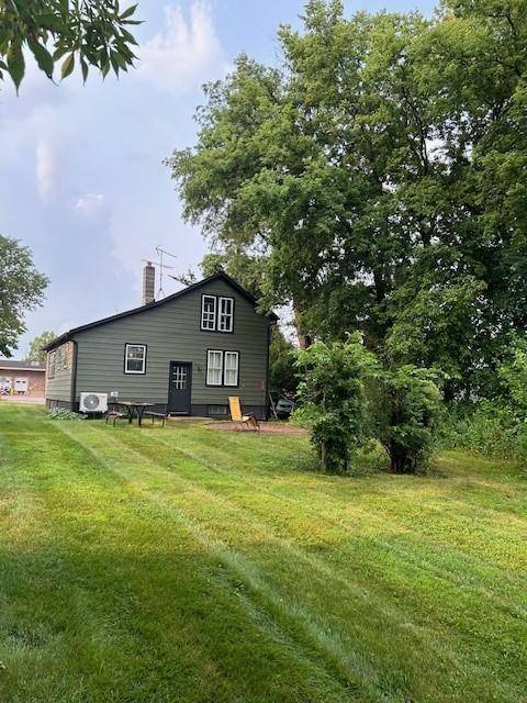 Windom, MN 56101,437 8th ST