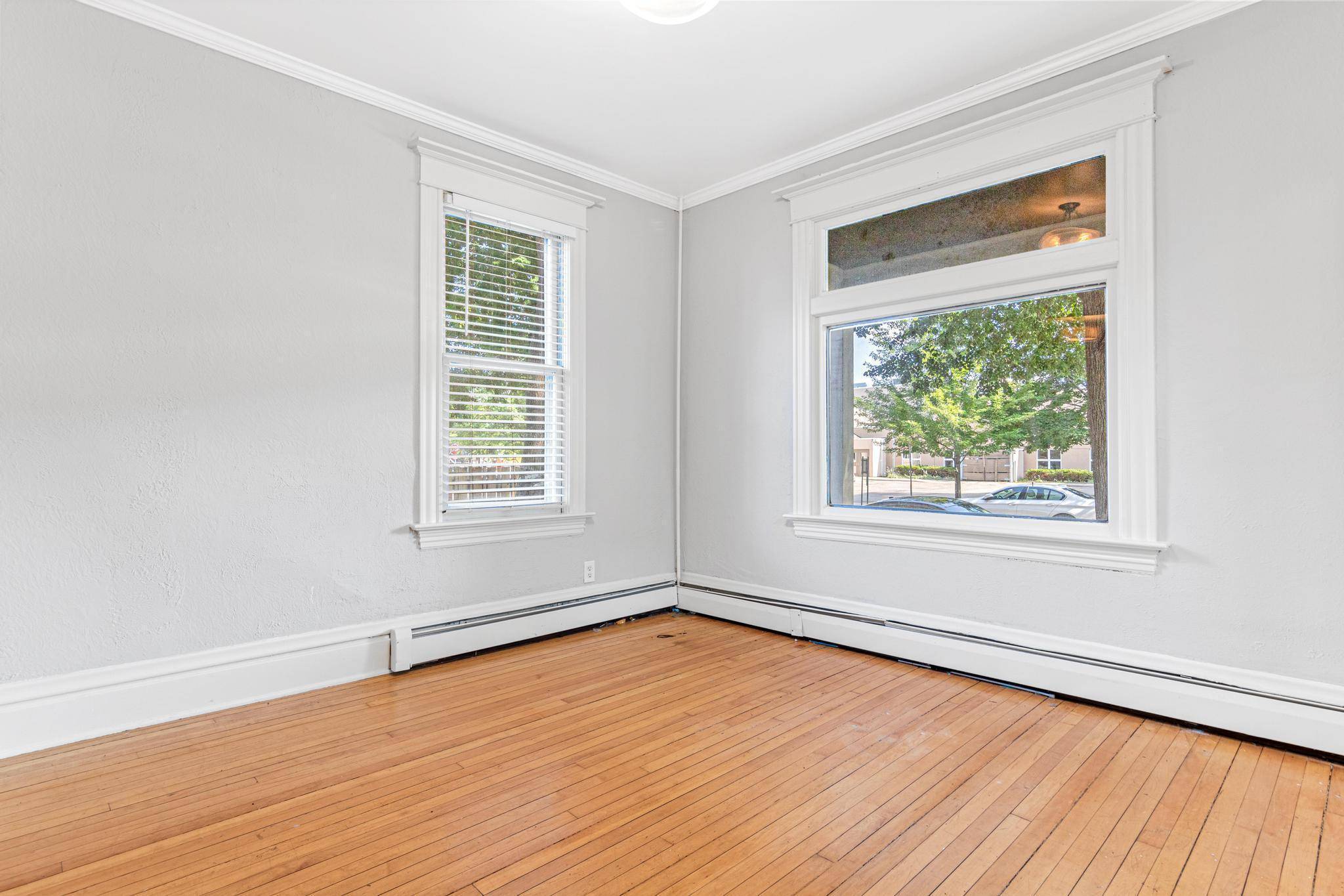 Saint Paul, MN 55102,237 Forbes AVE