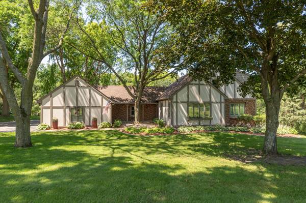 1031 Greenbriar RD SW, Rochester, MN 55902