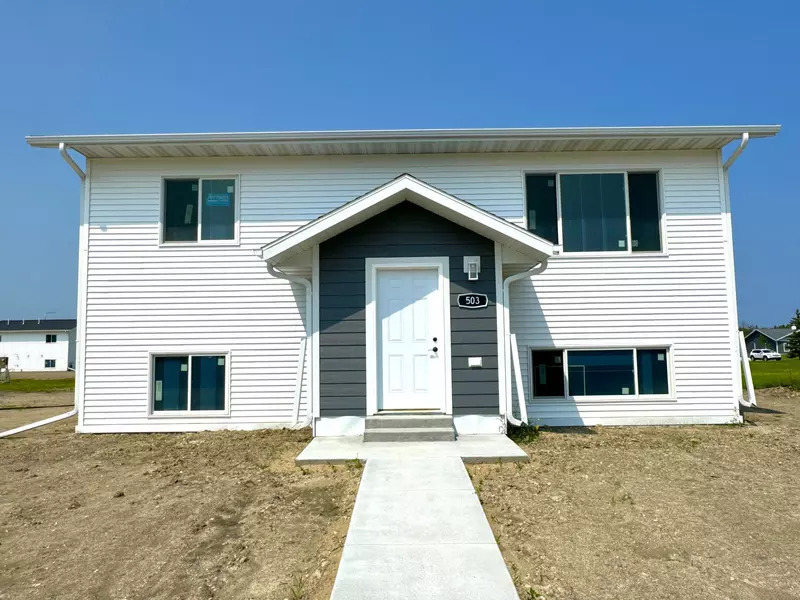 503 McKinley ST SE, Warroad, MN 56763