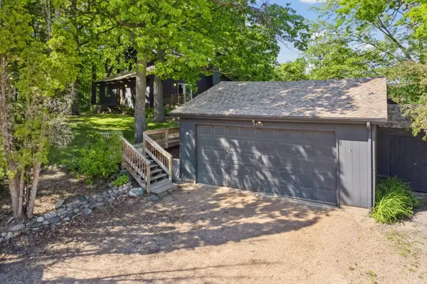 Chaska, MN 55318,9400 Shady Point RD