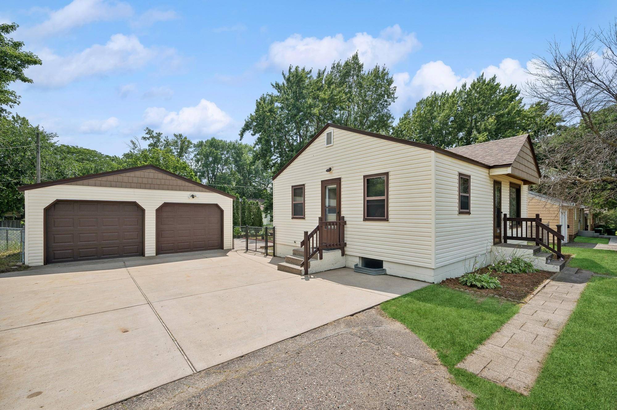 Spring Lake Park, MN 55432,536 82nd AVE NE