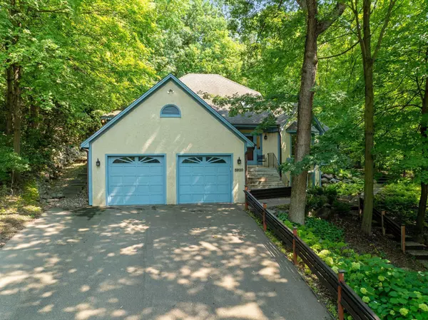 Minnetonka, MN 55343,5920 Camelot CIR