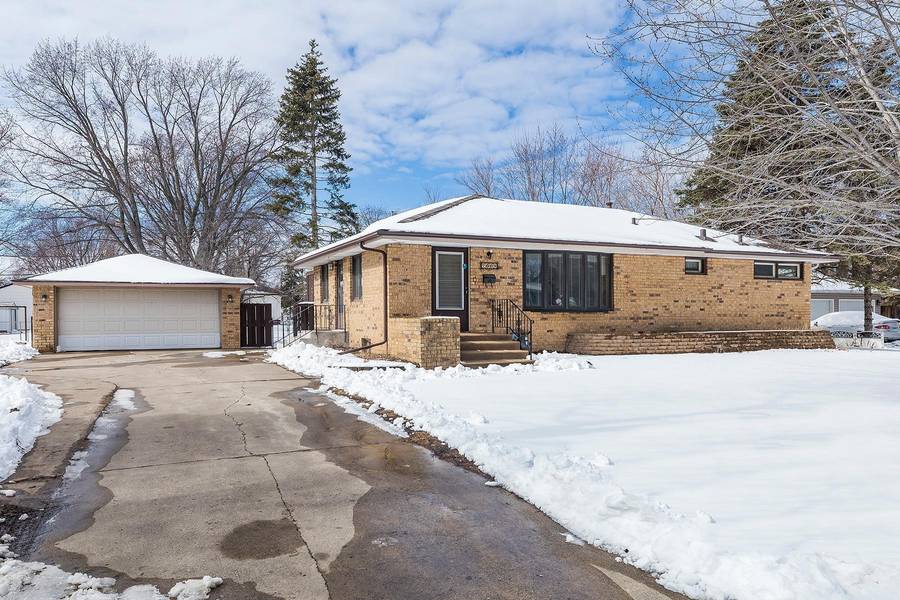 7009 Idaho AVE N, Brooklyn Park, MN 55428