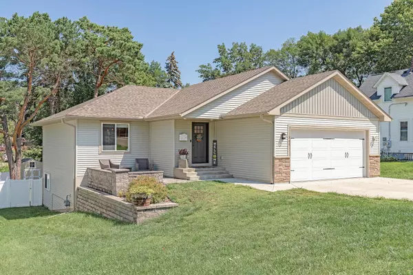 305 2nd ST S, Buffalo, MN 55313