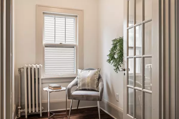 Saint Paul, MN 55106,974 Beech ST