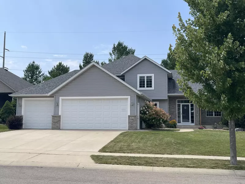 4921 Wood LN NW, Rochester, MN 55901