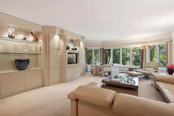 Minnetonka, MN 55305,12700 Sherwood PL #102