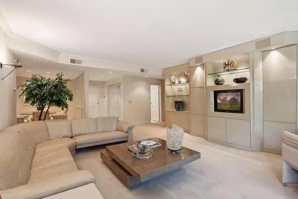 Minnetonka, MN 55305,12700 Sherwood PL #102