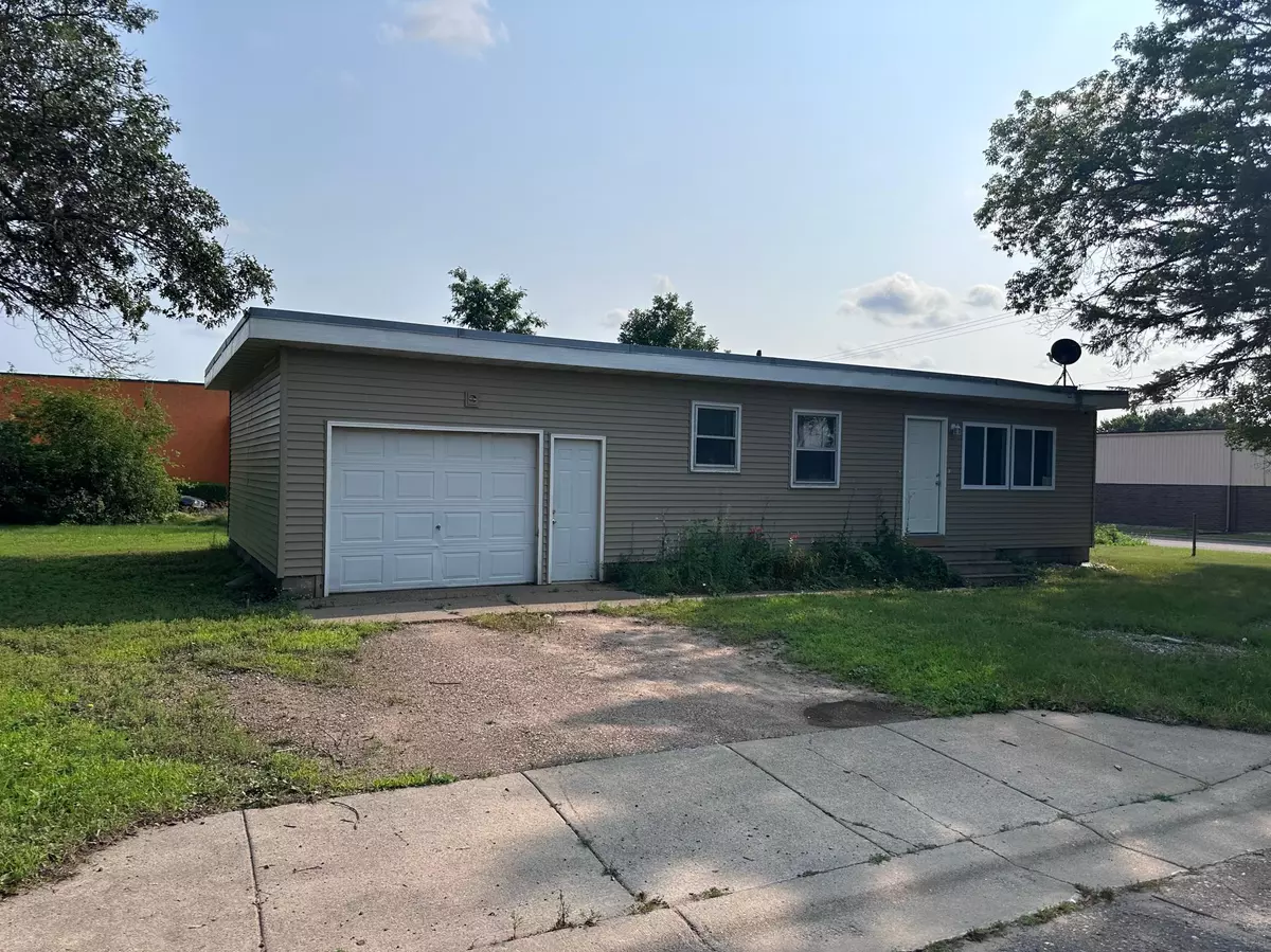 Little Falls, MN 56345,1200 3rd AVE NE