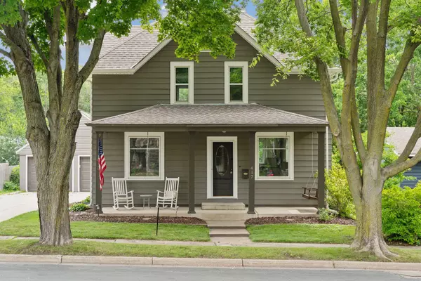 417 S Pine ST, Waconia, MN 55387