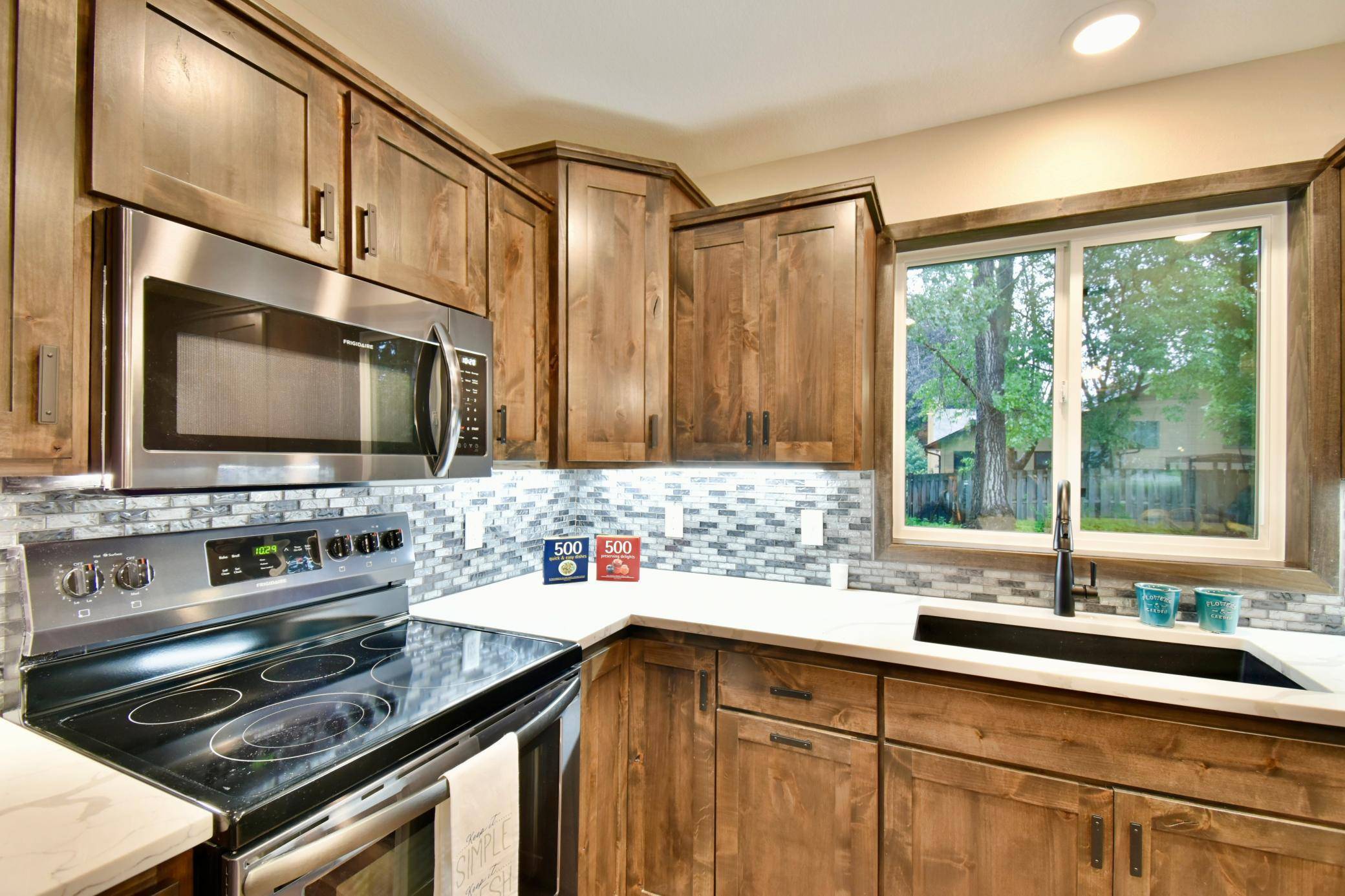 North Saint Paul, MN 55109,2345 Belmont LN E