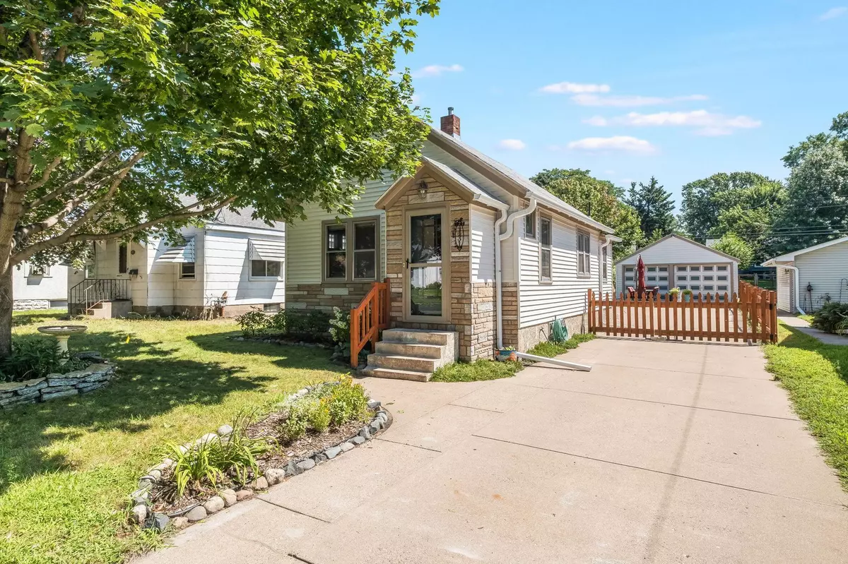 Columbia Heights, MN 55421,4431 7th ST NE