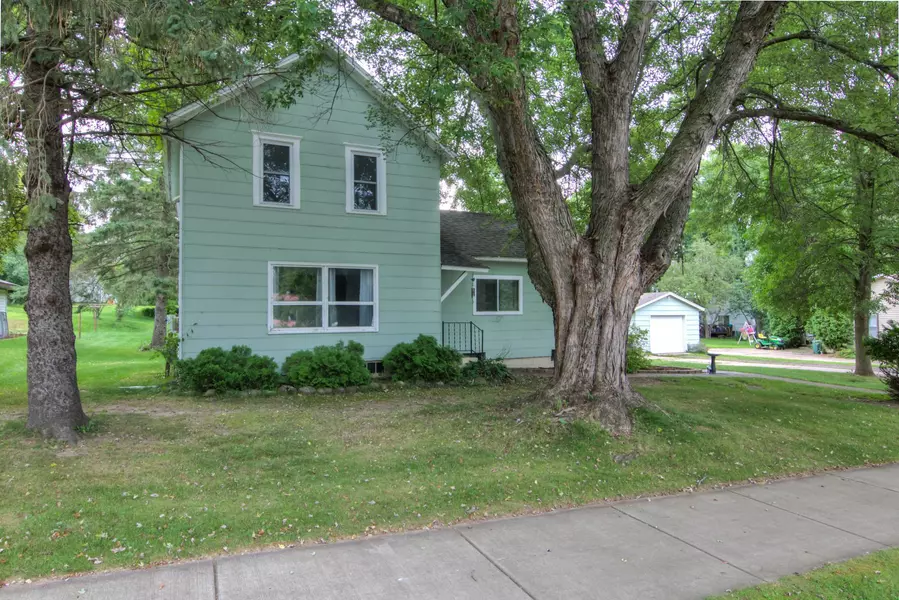 1740 2nd AVE, Cumberland, WI 54829