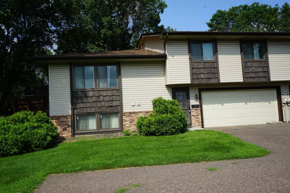 Brooklyn Park, MN 55443,7740 York LN N