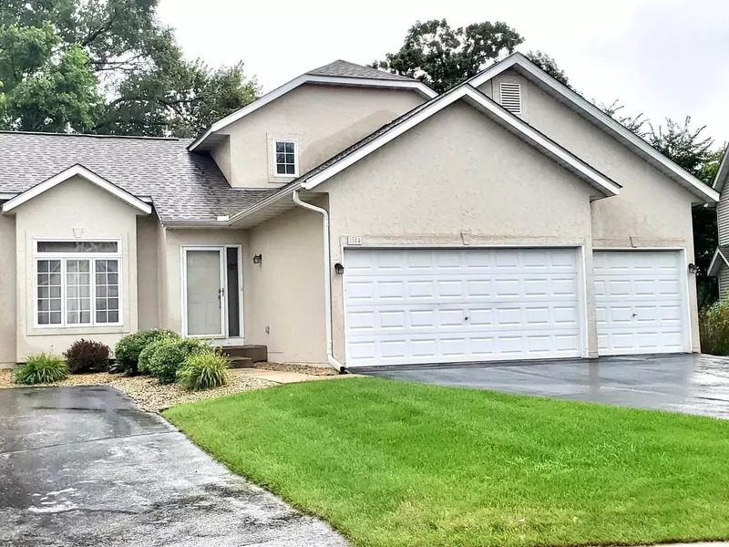 1514 Deerwood BND, Eagan, MN 55122