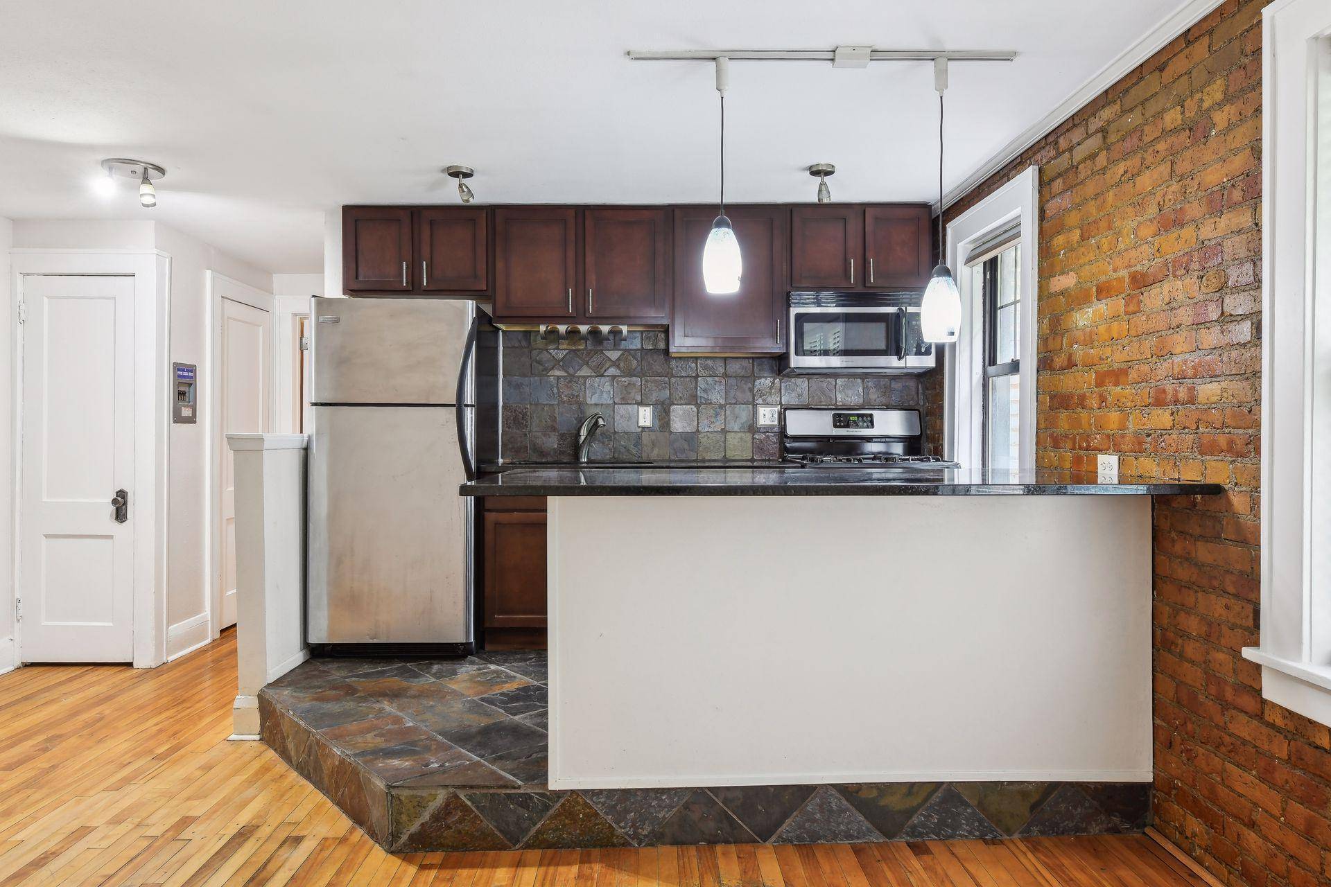 Minneapolis, MN 55403,1901 S Stevens AVE #203