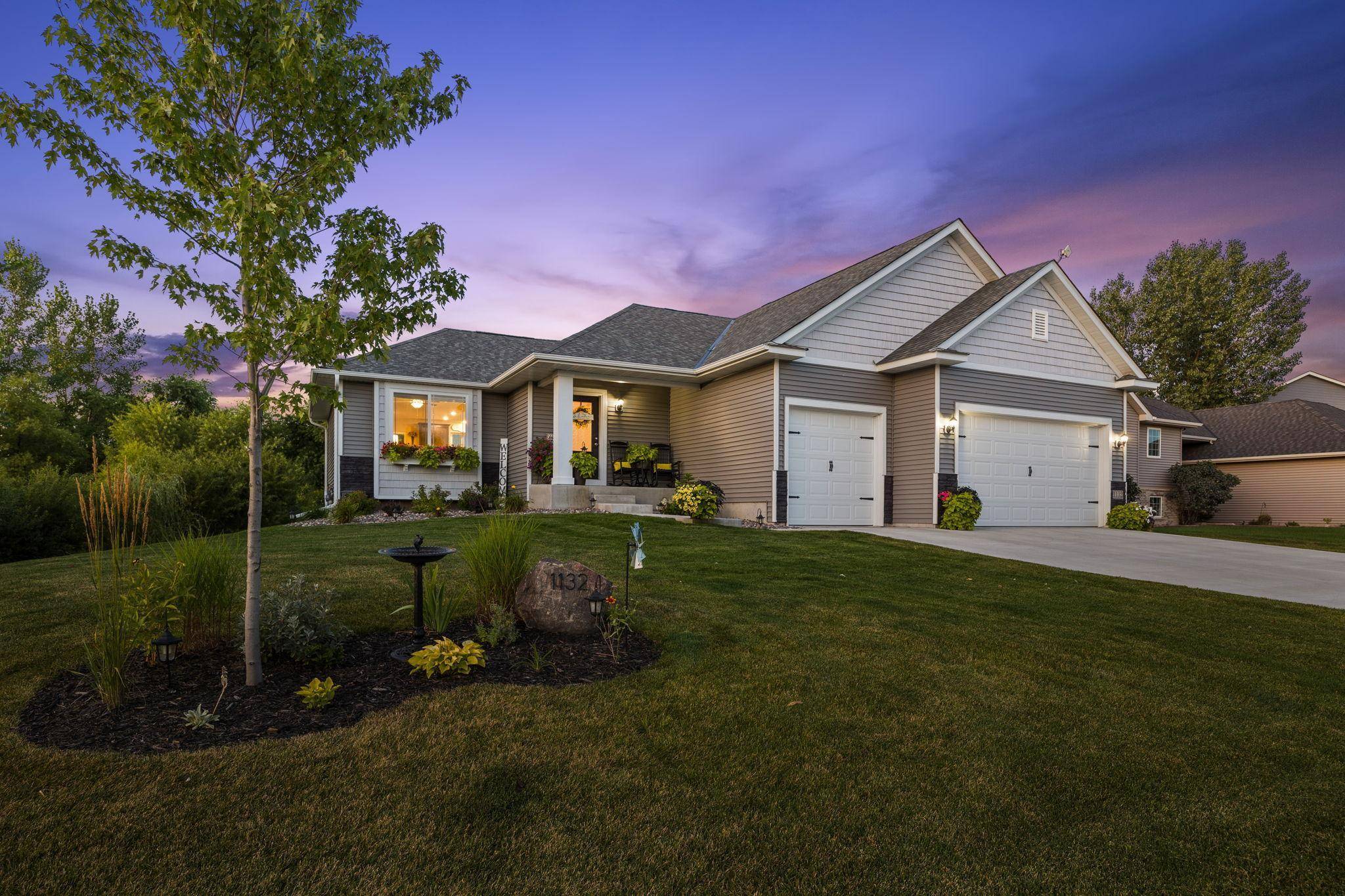 1132 Woodland DR, Howard Lake, MN 55349