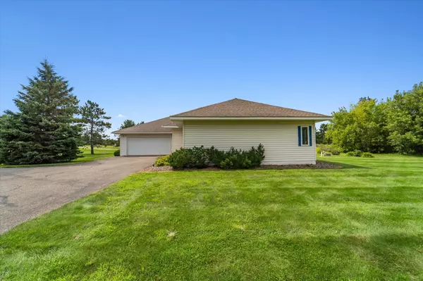 Hudson, WI 54016,722 Waldroff Farm RD #B