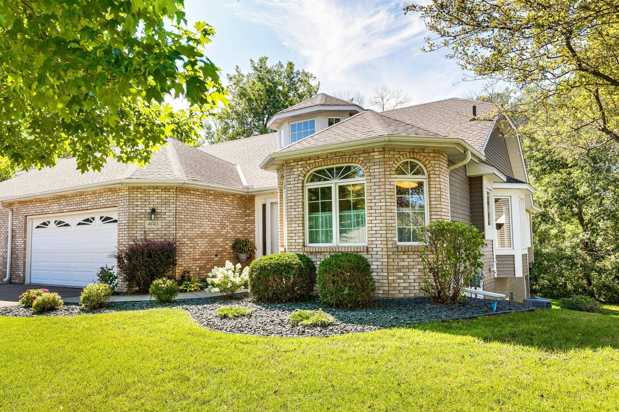 Vadnais Heights, MN 55127,4143 Thornhill LN