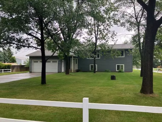 16799 Yale ST NW, Elk River, MN 55330