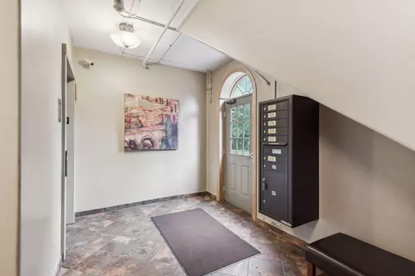 Saint Louis Park, MN 55416,3125 Inglewood AVE S #101