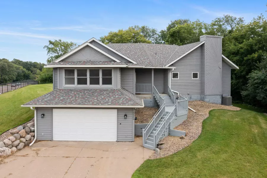 6534 Glacier LN N, Maple Grove, MN 55311