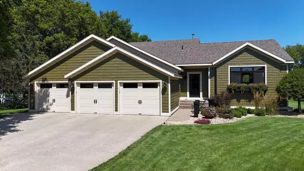 618 Corrine CRK, Sartell, MN 56377