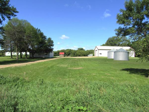 742 200th AVE SW, Appleton, MN 56208