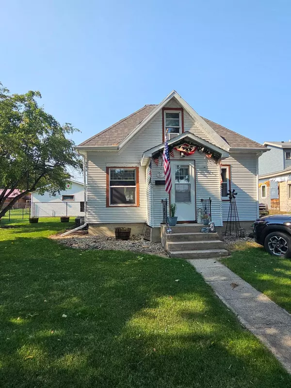 431 Central AVE N,  Crookston,  MN 56716