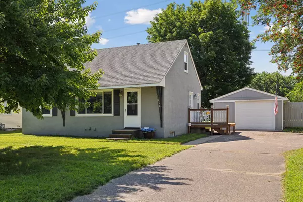 1637 Longview DR, New Brighton, MN 55112