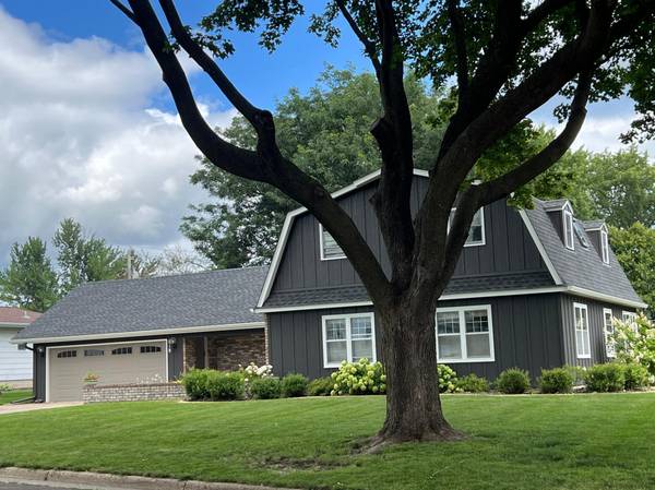 818 South ST,  Owatonna,  MN 55060