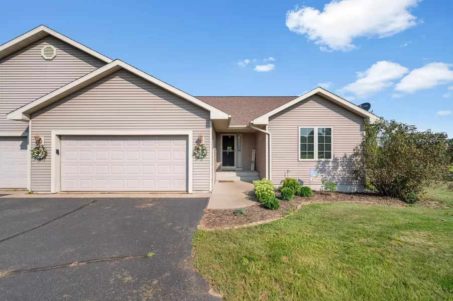 718 B Waldroff Farm RD, Hudson, WI 54016