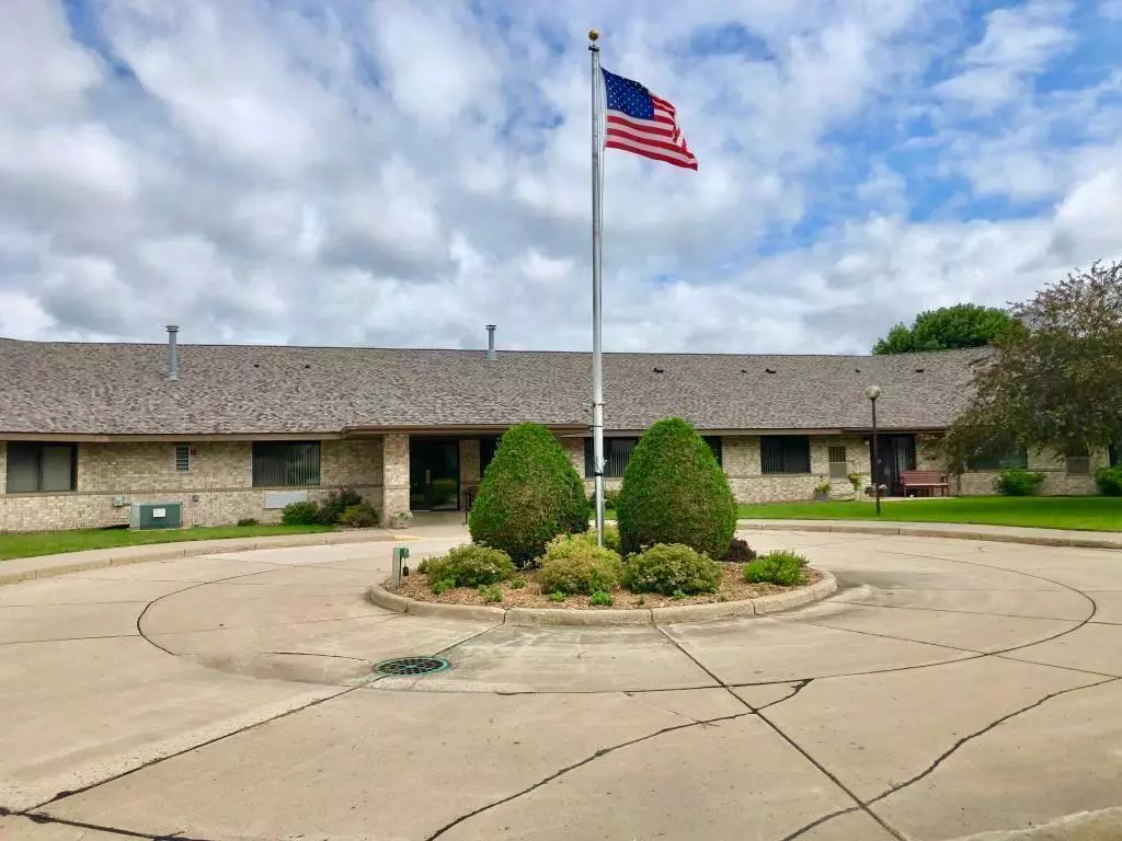 Springfield, MN 56087,401 S County Road 5 #101